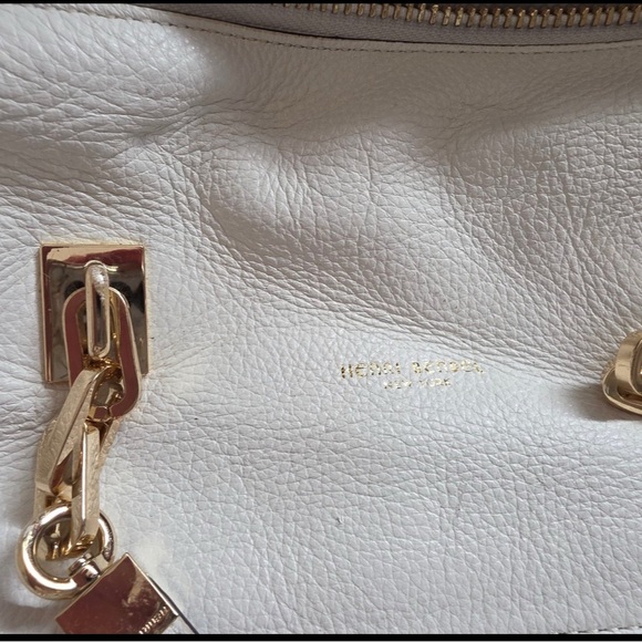 Henri Bendel 100% Pebbled Leather  Shoulder Bag Gold Accents White w HB Dustbag - Picture 9 of 17